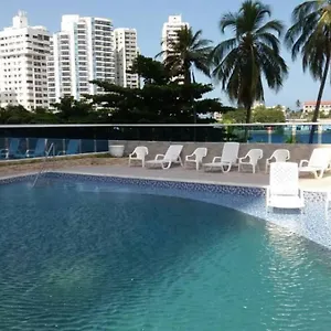 Hermoso Frente A La Playa , Cartagena Colombia